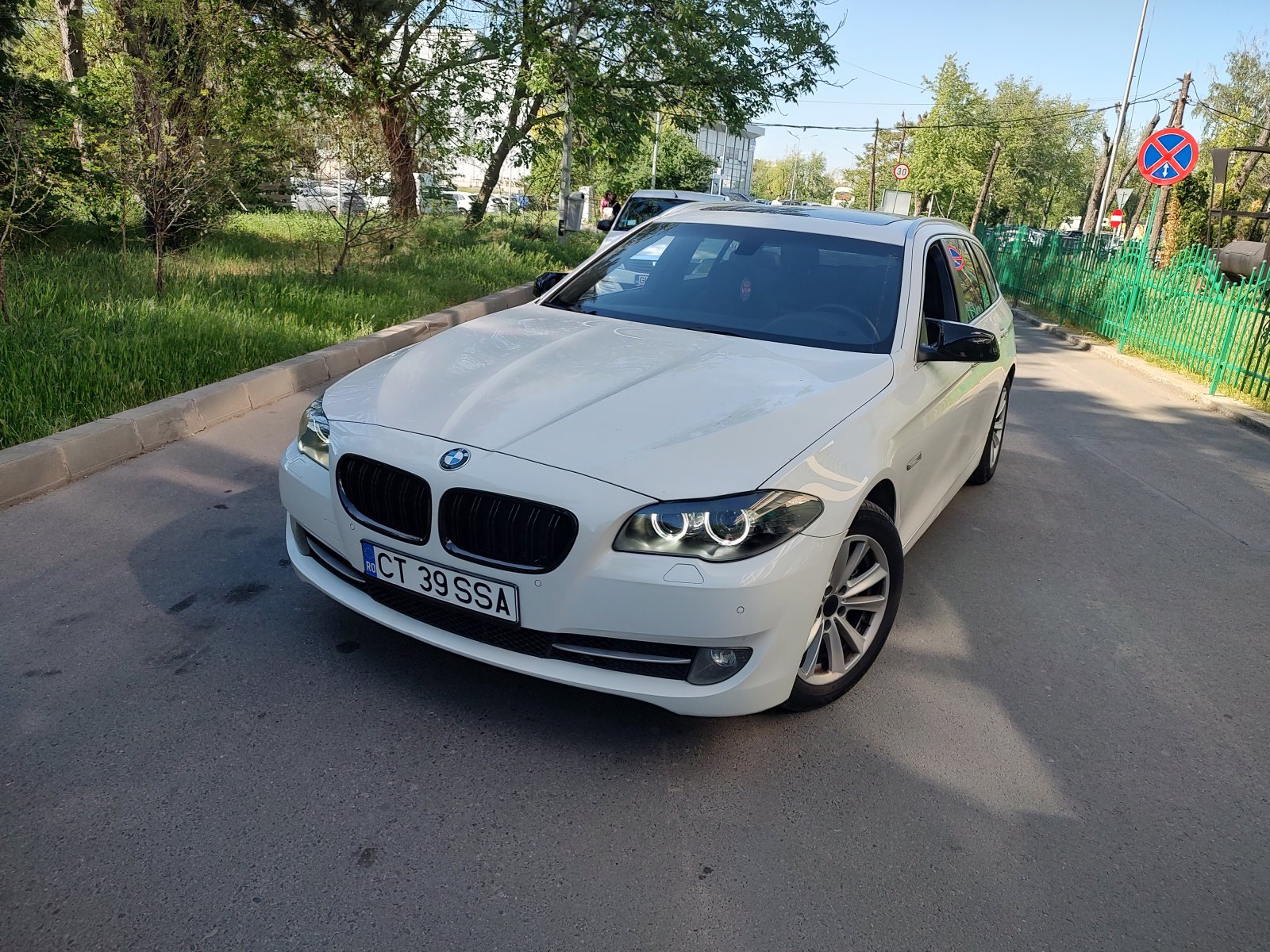 BMW 520 Bi-Turbo main image