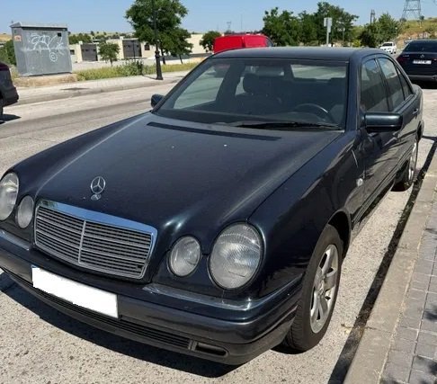 Mercedes E290 TurboDiesel main image